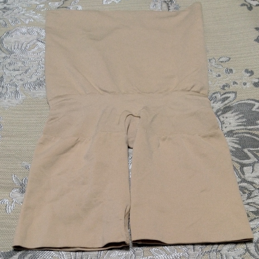 Assets By Spanx High Waisted Shorts Shapewear S New